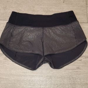 Lululemon Speed Up Shorts 2.5